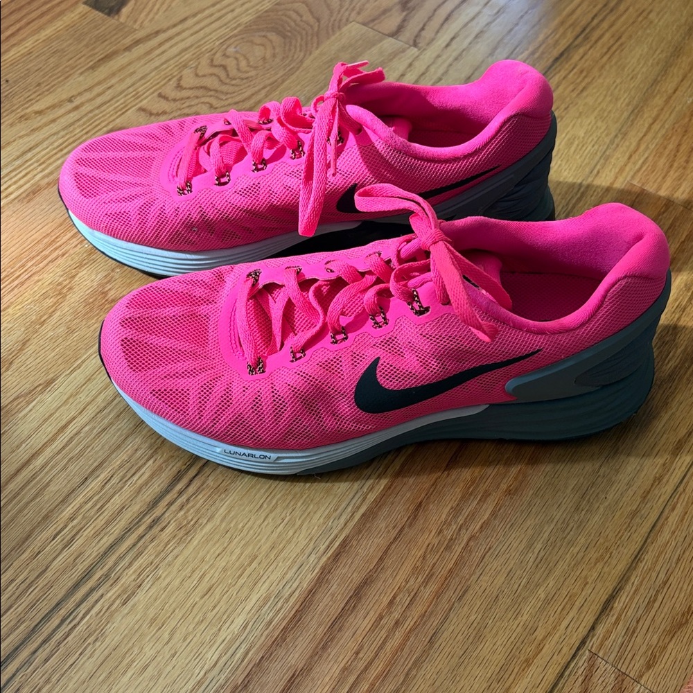 Nike Women's Hot Pink and Black Running Shoes Size 8 - Picture 3 of 8
